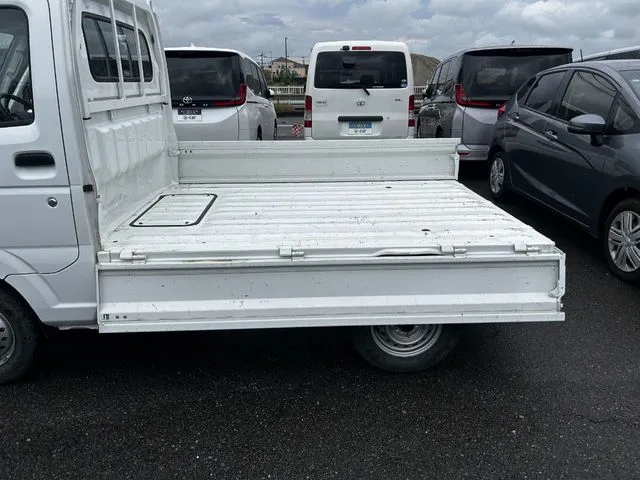 NT100クリッパー 4WD(ニッサン)の車両写真