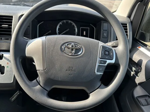 ハイエースバン　１．１５ｔ　２ＷＤ（トヨタ）の車両写真