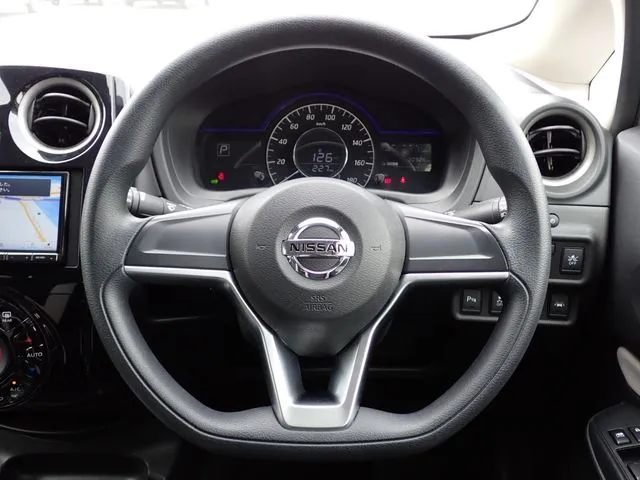 ノート（ニッサン）の車両写真