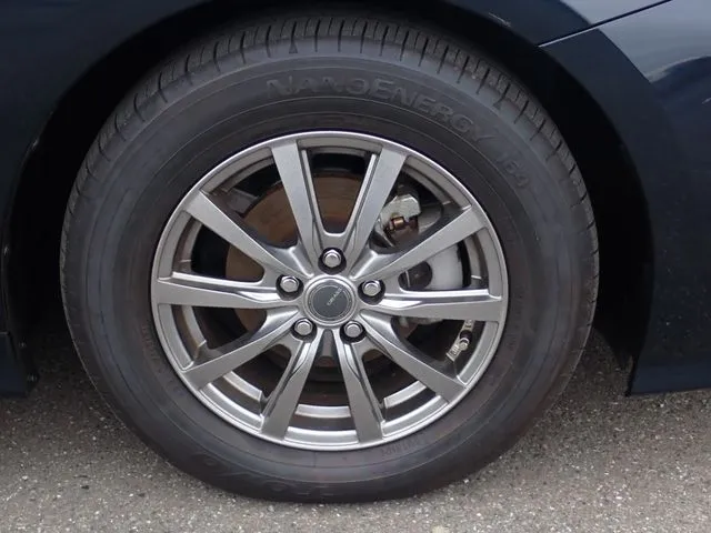 プリウス（トヨタ）の車両写真