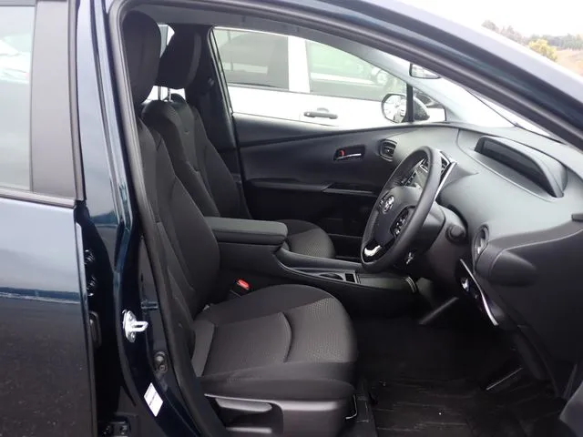 プリウス（トヨタ）の車両写真