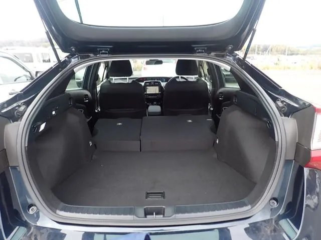 プリウス（トヨタ）の車両写真