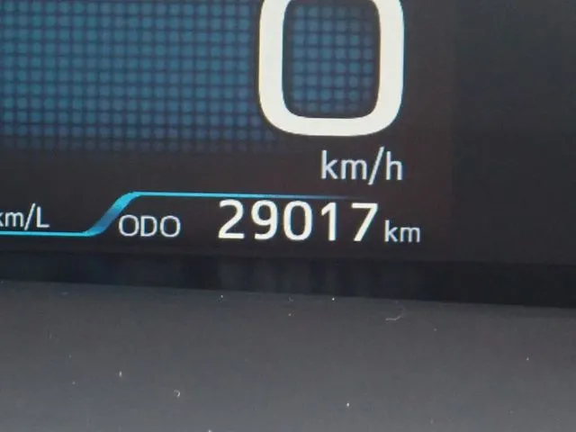 プリウス（トヨタ）の車両写真