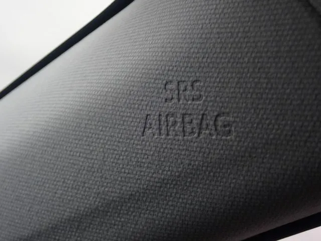 プリウス（トヨタ）の車両写真