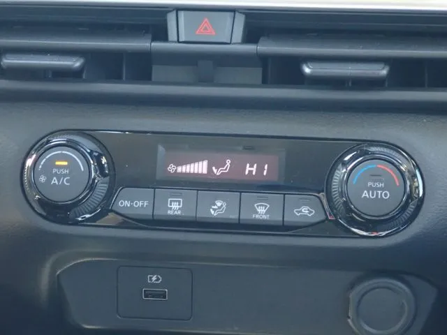 ニッサン　ノート