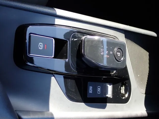 ニッサン　ノート