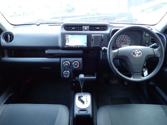 サクシードバン　２ＷＤ（トヨタ）の車両写真