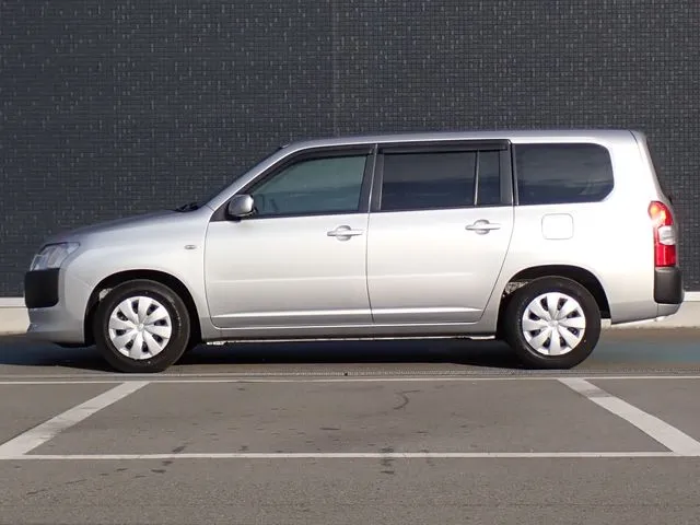 サクシードバン　２ＷＤ（トヨタ）の車両写真