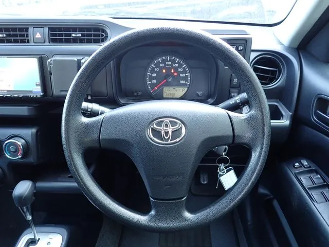 サクシードバン　２ＷＤ（トヨタ）の車両写真