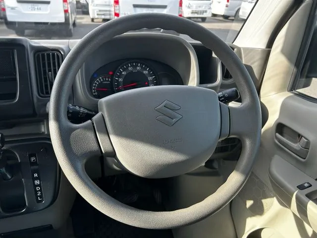 エブリイバン（スズキ）の車両写真