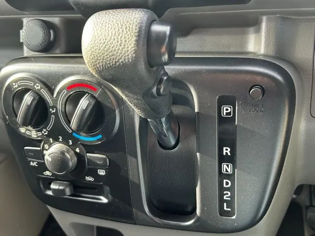 エブリイバン（スズキ）の車両写真