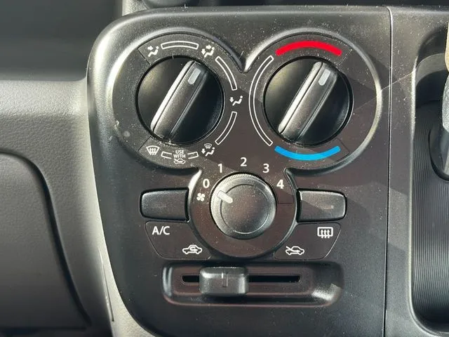 エブリイバン（スズキ）の車両写真