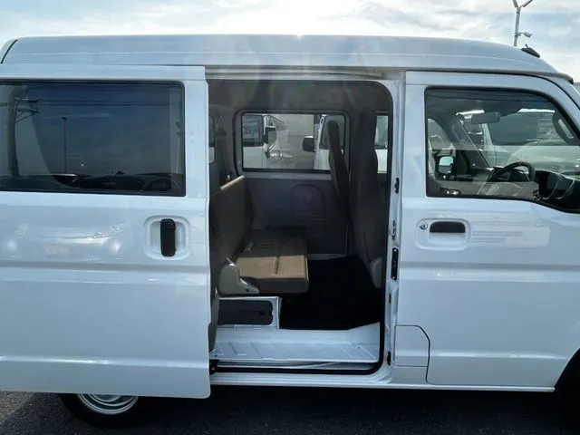 エブリイバン（スズキ）の車両写真