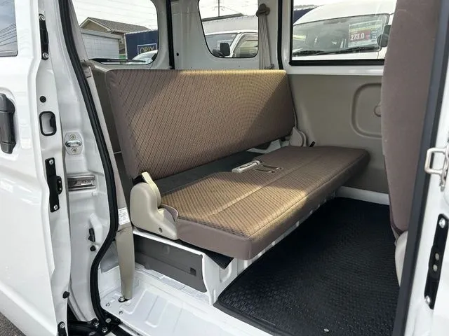 エブリイバン（スズキ）の車両写真