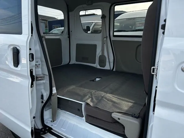 エブリイバン（スズキ）の車両写真