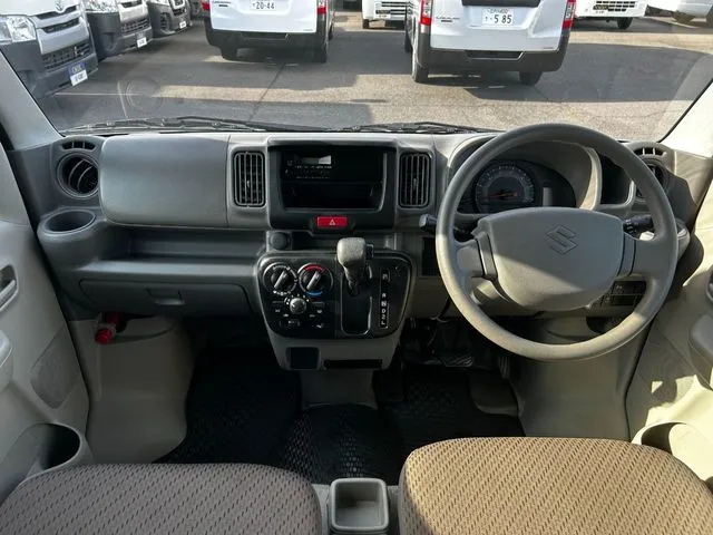 エブリイバン（スズキ）の車両写真