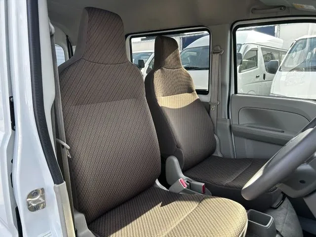 エブリイバン（スズキ）の車両写真