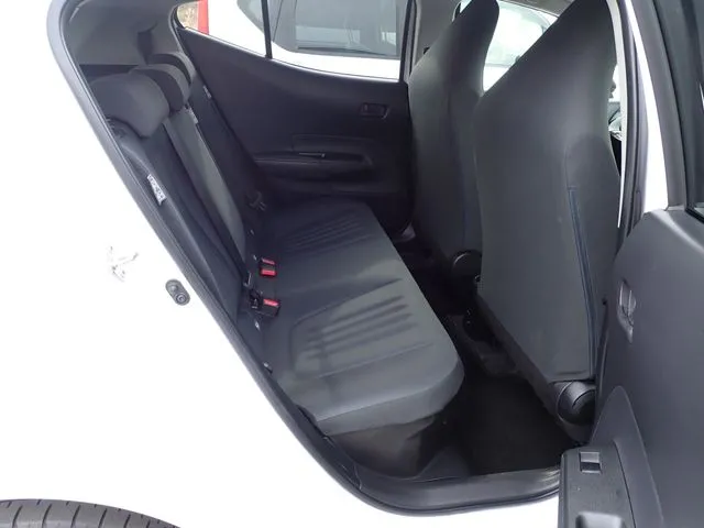 アクア（トヨタ）の車両写真