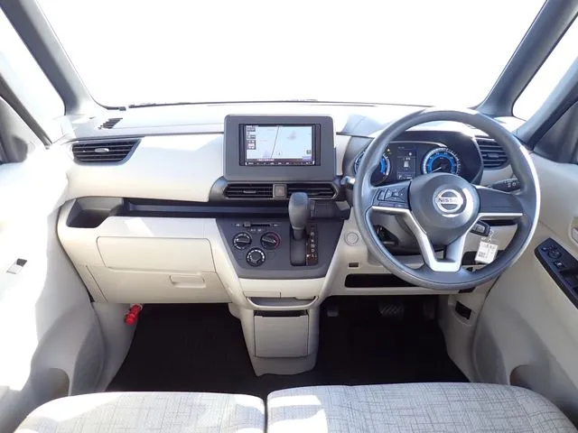 ニッサン　ルークス