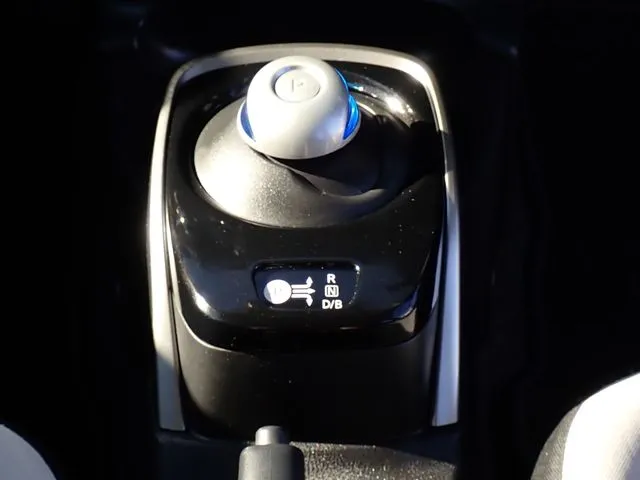 ニッサン　ノート