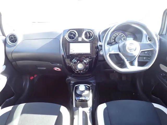 ニッサン　ノート