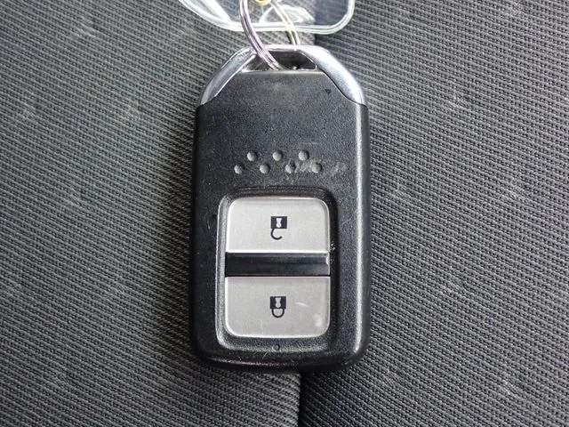 フィット　ｅ：ＨＥＶ（ホンダ）の車両写真