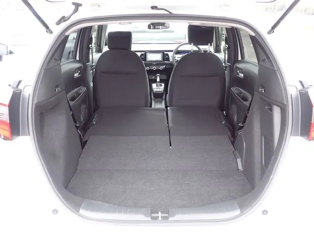 フィット　ｅ：ＨＥＶ（ホンダ）の車両写真