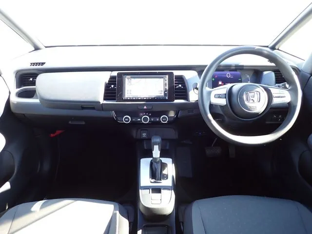 フィット　ｅ：ＨＥＶ（ホンダ）の車両写真