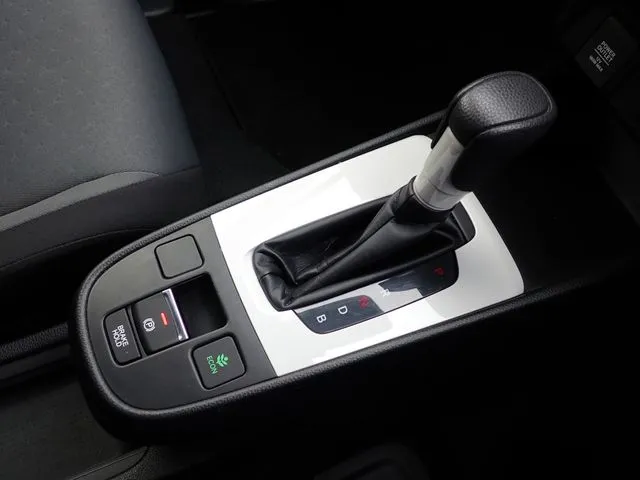 フィット　ｅ：ＨＥＶ（ホンダ）の車両写真