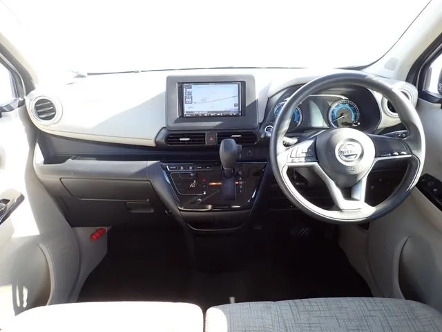 デイズ（ニッサン）の車両写真