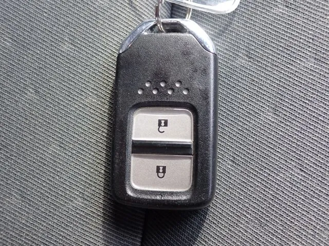 フィット　ｅ：ＨＥＶ（ホンダ）の車両写真