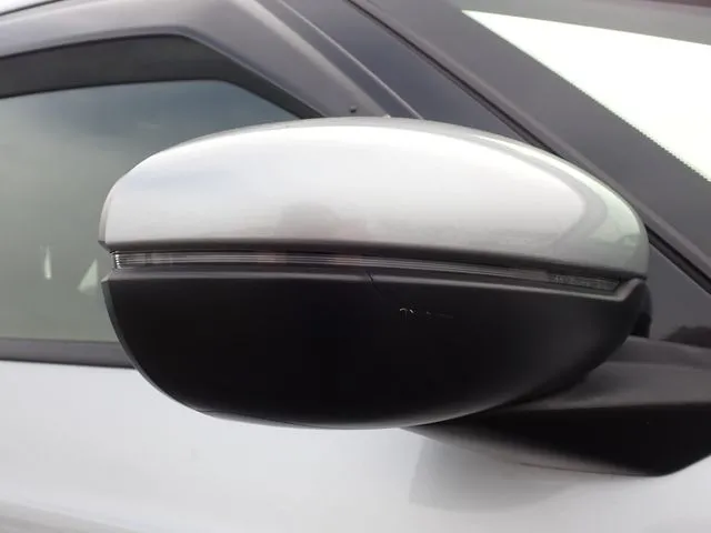 フィット　ｅ：ＨＥＶ（ホンダ）の車両写真