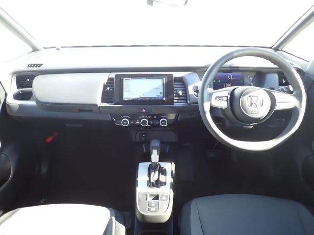 フィット　ｅ：ＨＥＶ（ホンダ）の車両写真
