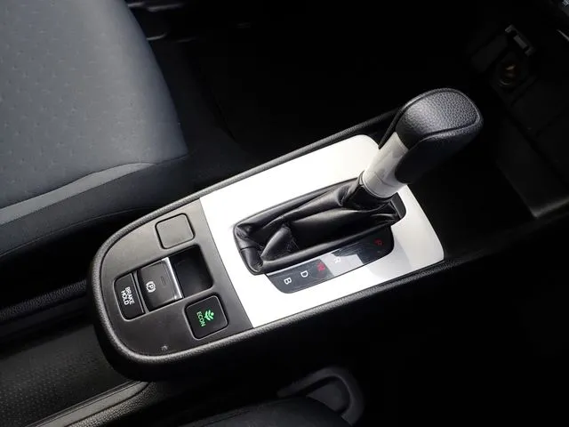 フィット　ｅ：ＨＥＶ（ホンダ）の車両写真