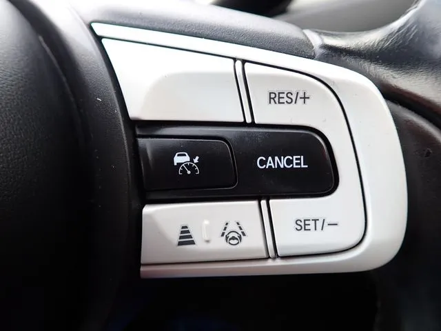 フィット　ｅ：ＨＥＶ（ホンダ）の車両写真