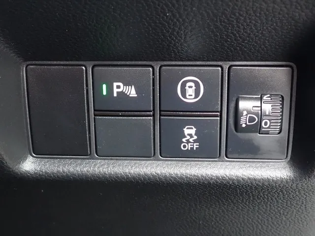 フィット　ｅ：ＨＥＶ（ホンダ）の車両写真