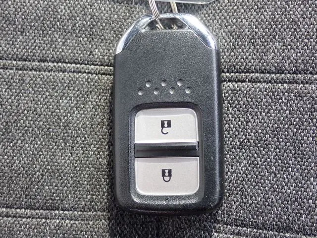 フィット　ｅ：ＨＥＶ（ホンダ）の車両写真