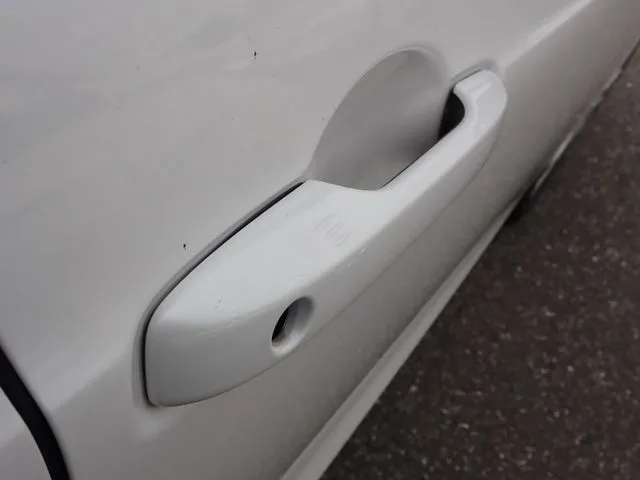 フィット　ｅ：ＨＥＶ（ホンダ）の車両写真