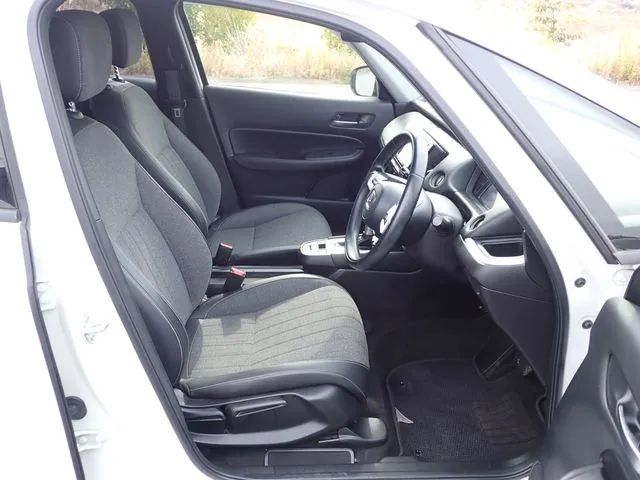 フィット　ｅ：ＨＥＶ（ホンダ）の車両写真