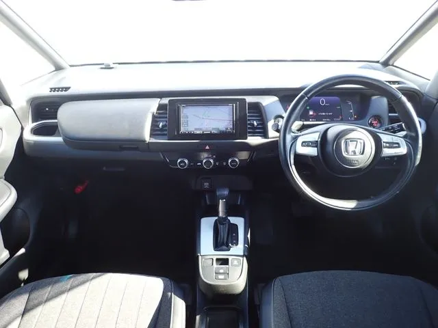 フィット　ｅ：ＨＥＶ（ホンダ）の車両写真