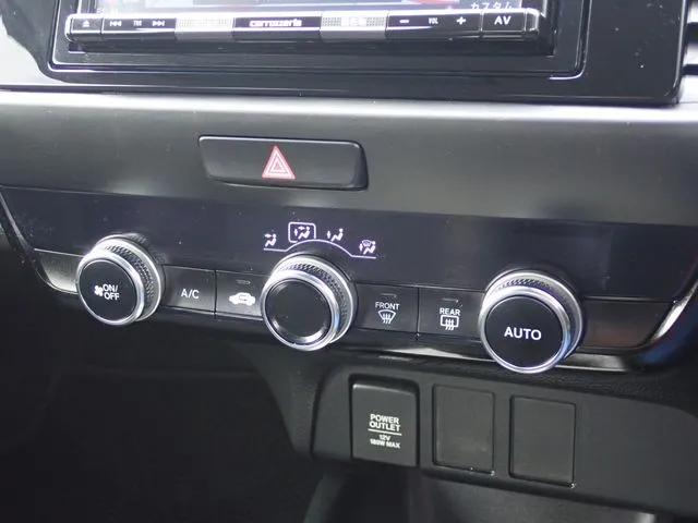 フィット　ｅ：ＨＥＶ（ホンダ）の車両写真