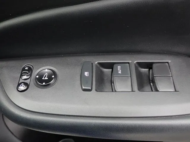 フィット　ｅ：ＨＥＶ（ホンダ）の車両写真