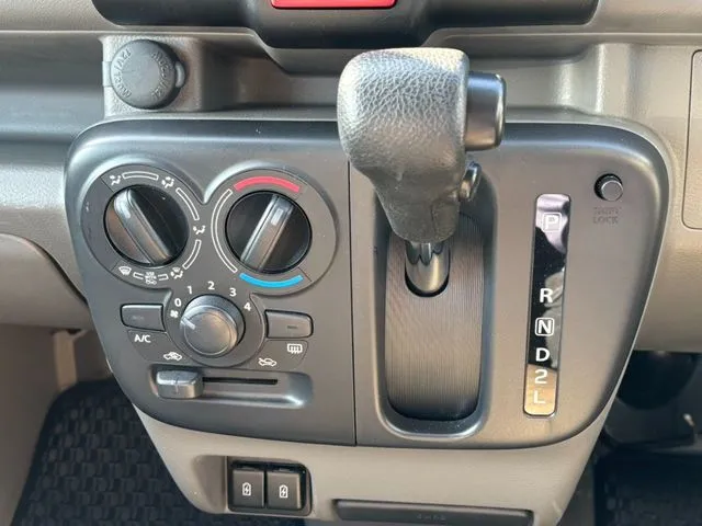 エブリイバン（スズキ）の車両写真