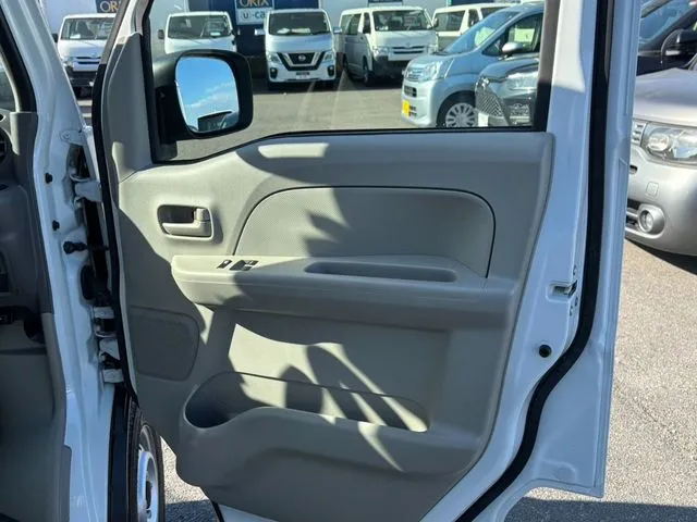 エブリイバン（スズキ）の車両写真