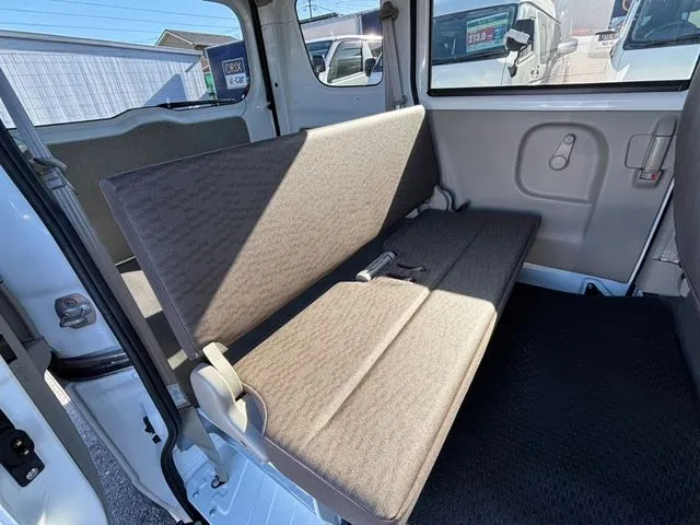 エブリイバン（スズキ）の車両写真