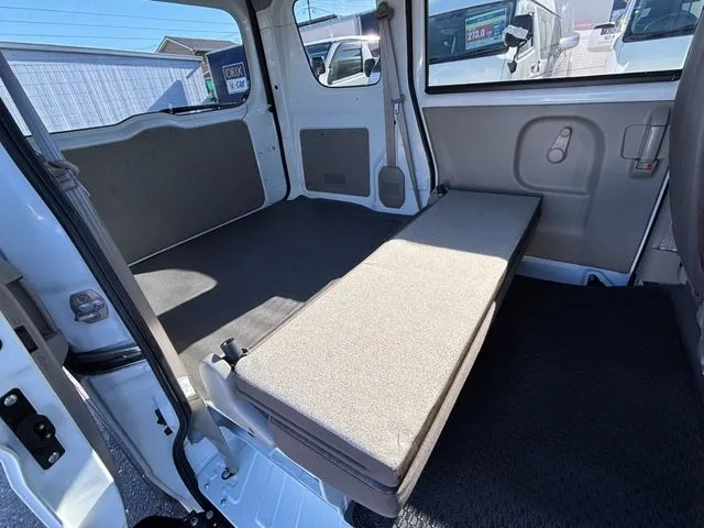 エブリイバン（スズキ）の車両写真