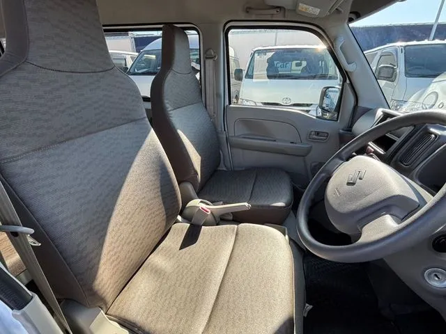 エブリイバン（スズキ）の車両写真