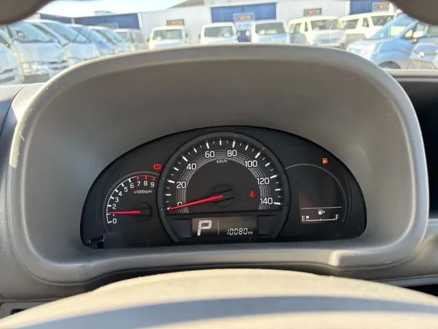 エブリイバン（スズキ）の車両写真