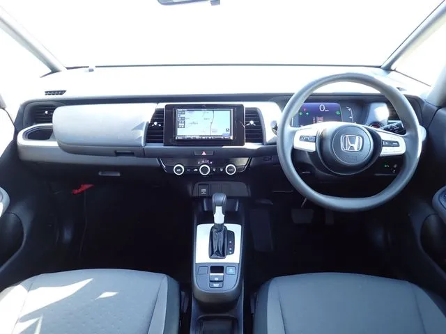 フィット　ｅ：ＨＥＶ（ホンダ）の車両写真