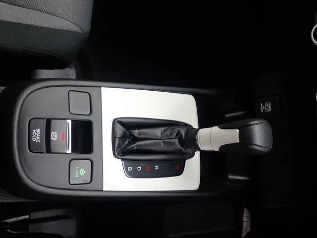 フィット　ｅ：ＨＥＶ（ホンダ）の車両写真